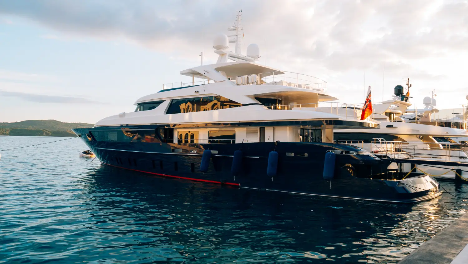 broker assisting yacht owner royal nova scotia yacht squadron